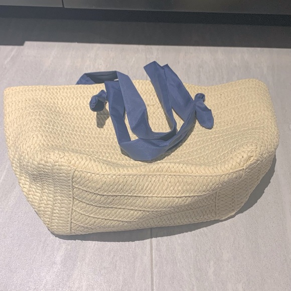 Neiman Marcus StrawTote with fabric handle - Picture 6 of 8